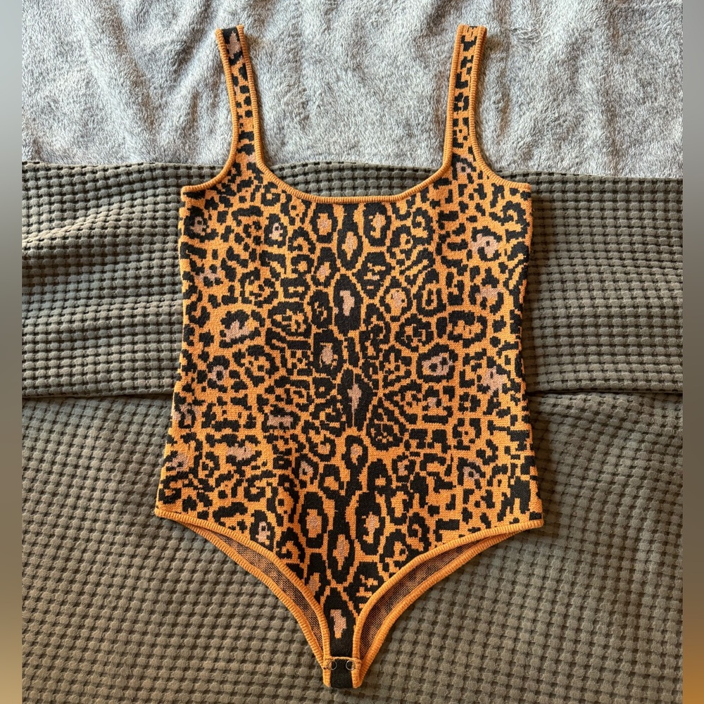 House of Harlow leopard bodysuit, size small.